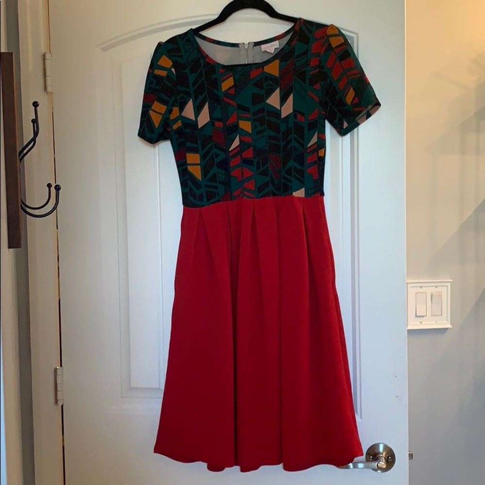 LuLaRoe Amelia with pockets! Medium